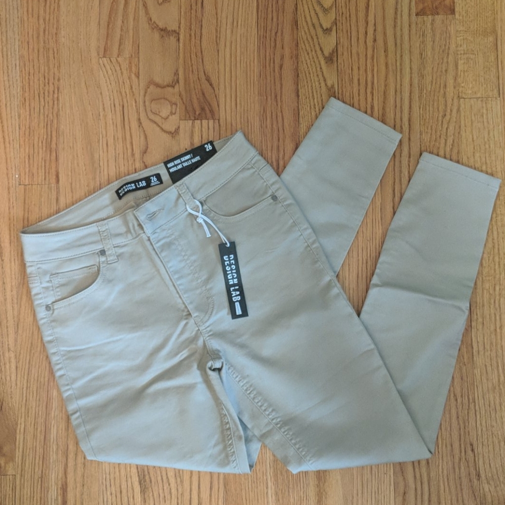 Design Lab Skinny Jeans *WITH TAGS*